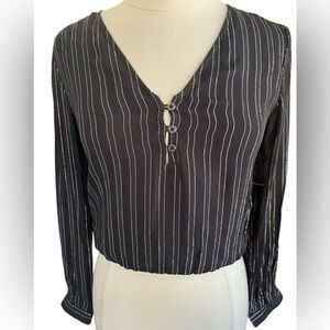Amuse Society Black & metallic sliver moonlight woven long sleeve Top Size small